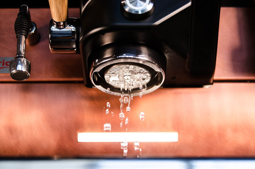 Wasser und Kaffee – welchen Einfluss hat die Wasserhärte auf den Geschmack deines Kaffees und was ist die optimale Wasserhärte für Espresso & Co.?